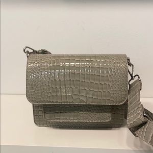 HVISK VEGAN CROSS body bag